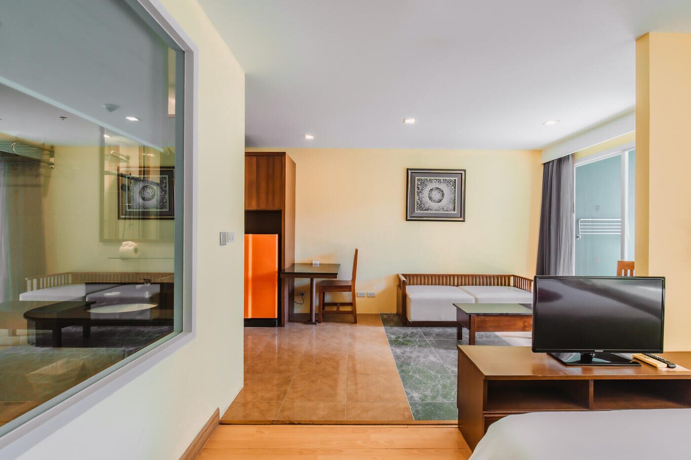 Deluxe Suite King Pool View